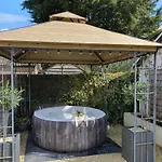 Sally\'S Bed And Breakfast