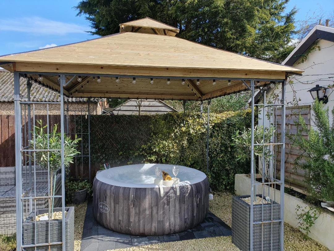 Bed & Breakfast Sally's Luton (Bedfordshire)